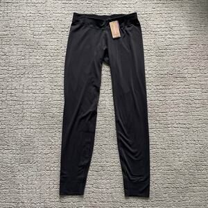 Girls Patagonia black leggings (cap bottoms) sz 14 New with Tags